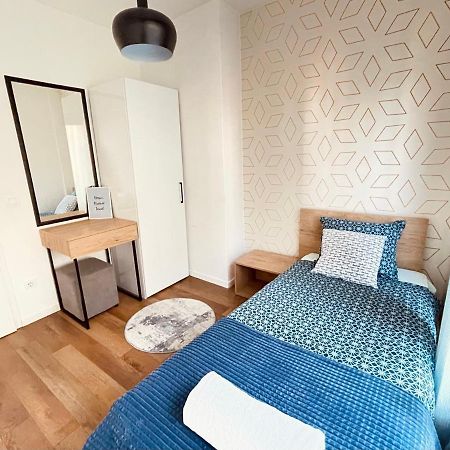 Tower Apartment Prishtine Bagian luar foto