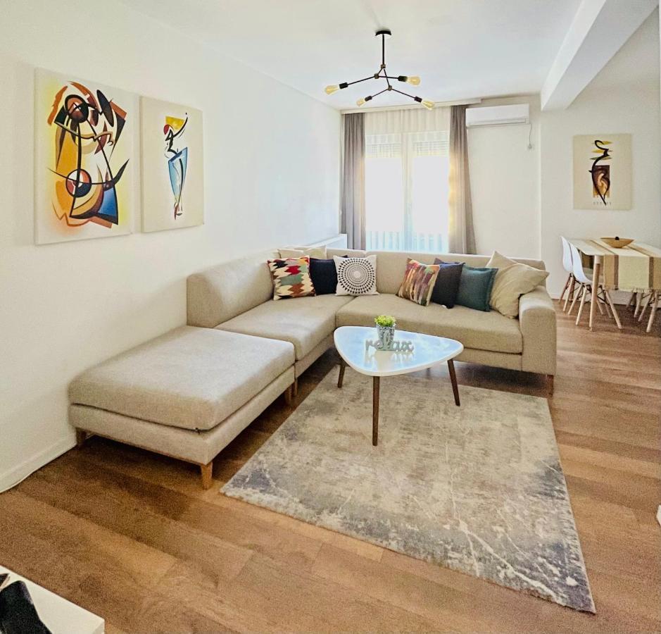 Tower Apartment Prishtine Bagian luar foto